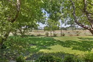 4704 Shady Ridge Ct, Fort Worth, TX 76109 - Photo 4