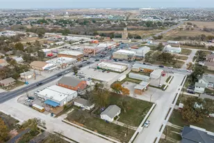 306 Osage Ct, Krum, TX 76249 - Photo 22