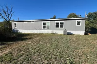 705 W Pierce St, Winters, TX 79567 - Photo 16