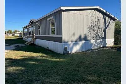 705 W Pierce Street, Winters, TX 79567 - Photo 18