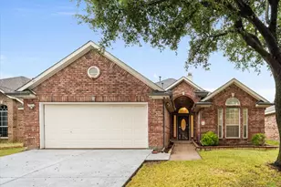 4412 Ridgeway Dr, Mansfield, TX 76063 - Photo 2