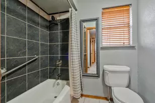 2716 Plover Ln, Irving, TX 75060 - Photo 22