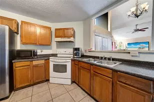 10464 Woodleaf Dr, Dallas, TX 75227 - Photo 8