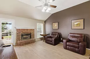 9321 Marie Ct, White Settlement, TX 76108 - Photo 4