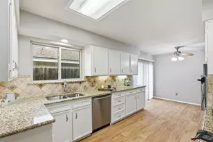 22 Doral Ct, Pantego, TX 76013 - Photo 14