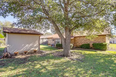206 Laura Drive, Burleson, TX 76028 - Photo 28