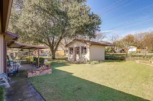 206 Laura Dr, Burleson, TX 76028 - Photo 26