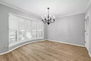 2505 Oak Manor Ct, Arlington, TX 76012 - Photo 4