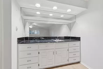 2505 Oak Manor Court, Arlington, TX 76012 - Photo 12