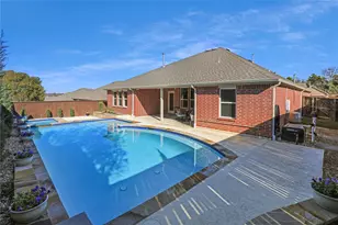 505 Peterhouse Dr, McKinney, TX 75071 - Photo 2