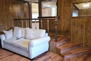 1061 E Walnut St, Hillsboro, TX 76645 - Photo 6