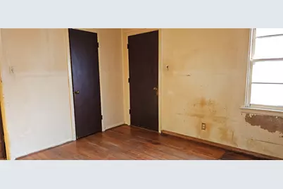 1061 E Walnut Street, Hillsboro, TX 76645 - Photo 26