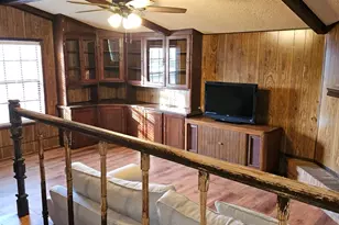 1061 E Walnut St, Hillsboro, TX 76645 - Photo 4