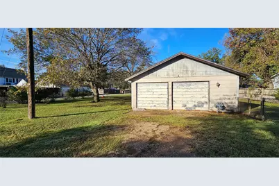 1061 E Walnut Street, Hillsboro, TX 76645 - Photo 32