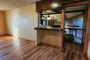 1061 E Walnut St, Hillsboro, TX 76645 - Photo 10