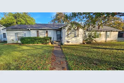 1061 E Walnut Street, Hillsboro, TX 76645 - Photo 1