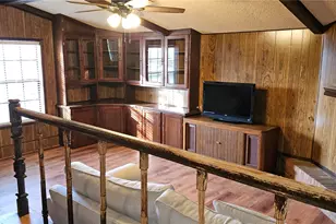 1061 E Walnut St, Hillsboro, TX 76645 - Photo 4