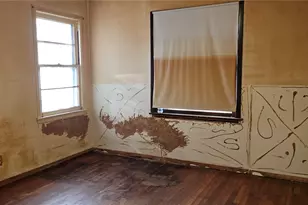 1061 E Walnut St, Hillsboro, TX 76645 - Photo 24