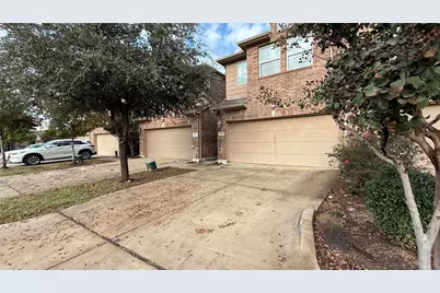 173 Barrington Lane, Lewisville, TX 75067 - Photo 2