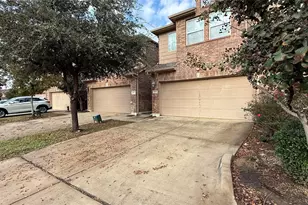 173 Barrington Ln, Lewisville, TX 75067 - Photo 2