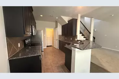 173 Barrington Lane, Lewisville, TX 75067 - Photo 6