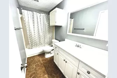 6419 Valleybrooke Court, Arlington, TX 76001 - Photo 8