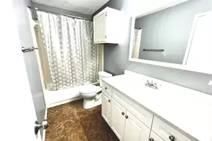 6419 Valleybrooke Ct, Arlington, TX 76001 - Photo 8