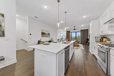 737 N Zang Boulevard #102, Dallas, TX 75208 - Photo 10