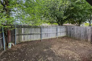 828 Mirabell Ct, Arlington, TX 76015 - Photo 12