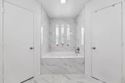 2000 E Branch Hollow Drive, Carrollton, TX 75007 - Photo 18