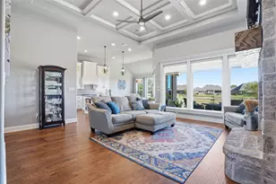 108 Spieth Ct, Granbury, TX 76048 - Photo 8