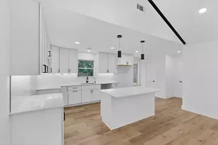 2203 Foxcroft Cir, Denton, TX 76209 - Photo 12