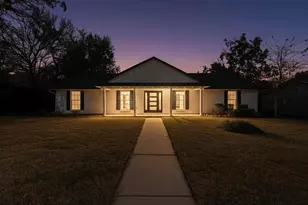 2203 Foxcroft Cir, Denton, TX 76209 - Photo 2