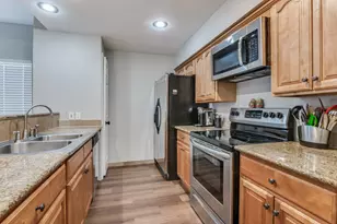 552 Josephine St, Dallas, TX 75246 - Photo 4