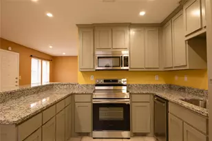 4938 Blue Water Cir, Granbury, TX 76049 - Photo 2