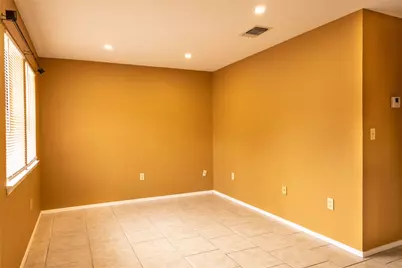 4938 Blue Water Circle, Granbury, TX 76049 - Photo 10