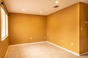 4938 Blue Water Cir, Granbury, TX 76049 - Photo 10