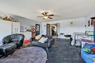 602 1/2 W Grand St, Whitewright, TX 75491 - Photo 18