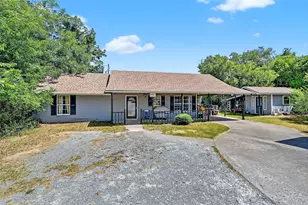 602 1/2 W Grand St, Whitewright, TX 75491 - Photo 2