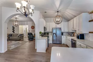 1217 Banks St, River Oaks, TX 76114 - Photo 12