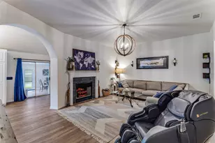 1217 Banks St, River Oaks, TX 76114 - Photo 10