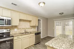 234 Fordham Dr, Glenn Heights, TX 75154 - Photo 4