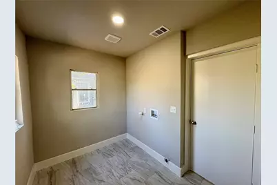 915 Hartsdale Drive, Dallas, TX 75211 - Photo 22