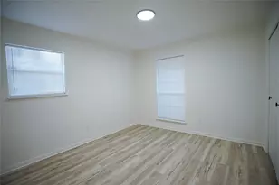 2409 Sunset Ln, Burleson, TX 76028 - Photo 10