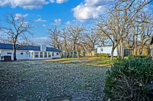 2409 Sunset Ln, Burleson, TX 76028 - Photo 16