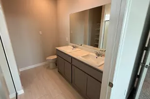 105 Seabiscuit Ct, Granbury, TX 76049 - Photo 8