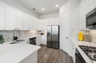 744 Patriot Ln, Irving, TX 75060 - Photo 12