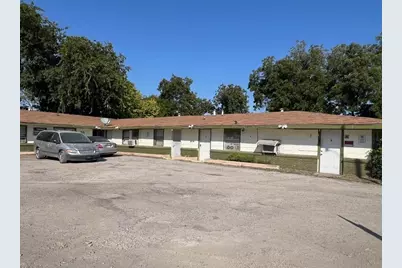 909 E Harvey Avenue #6, Fort Worth, TX 76104 - Photo 1