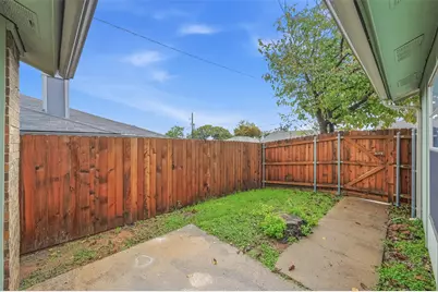 518 Guerin Drive, Arlington, TX 76012 - Photo 14