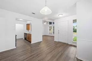 518 Guerin Dr, Arlington, TX 76012 - Photo 4